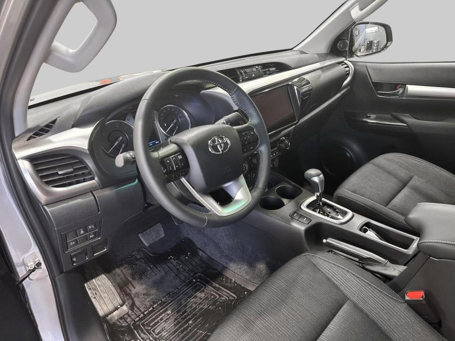 TOYOTA Hilux 2026