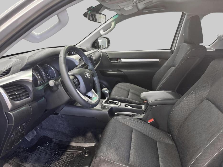 TOYOTA Hilux 2026