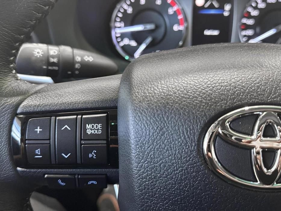 TOYOTA Hilux 2026