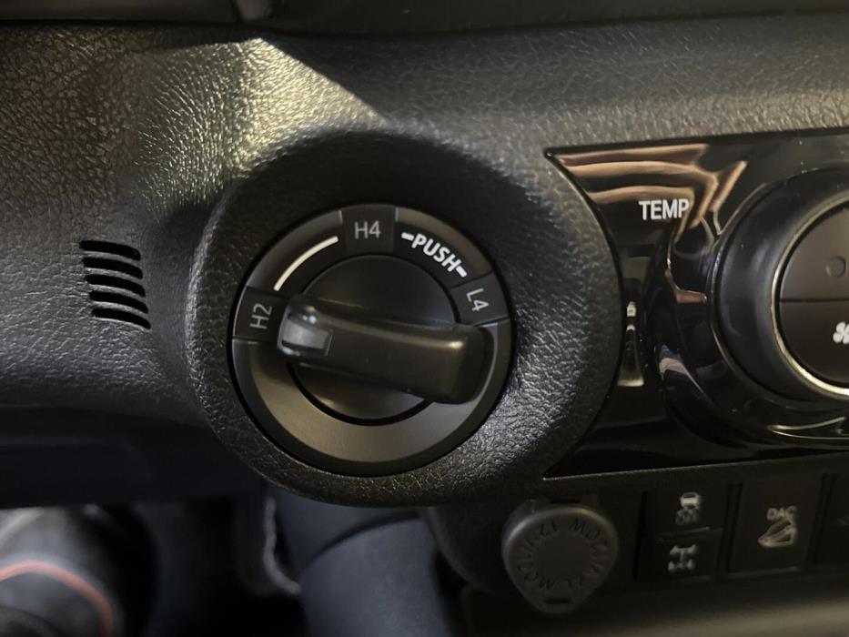 TOYOTA Hilux 2026