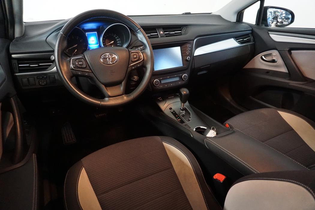 TOYOTA AVENSIS 2016