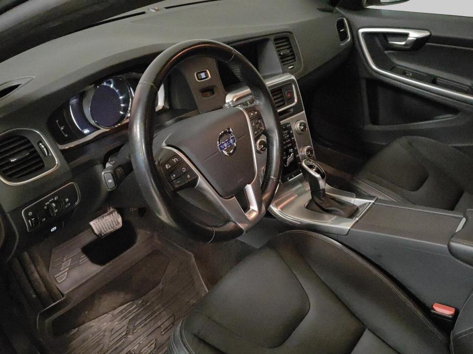 VOLVO V60 2018