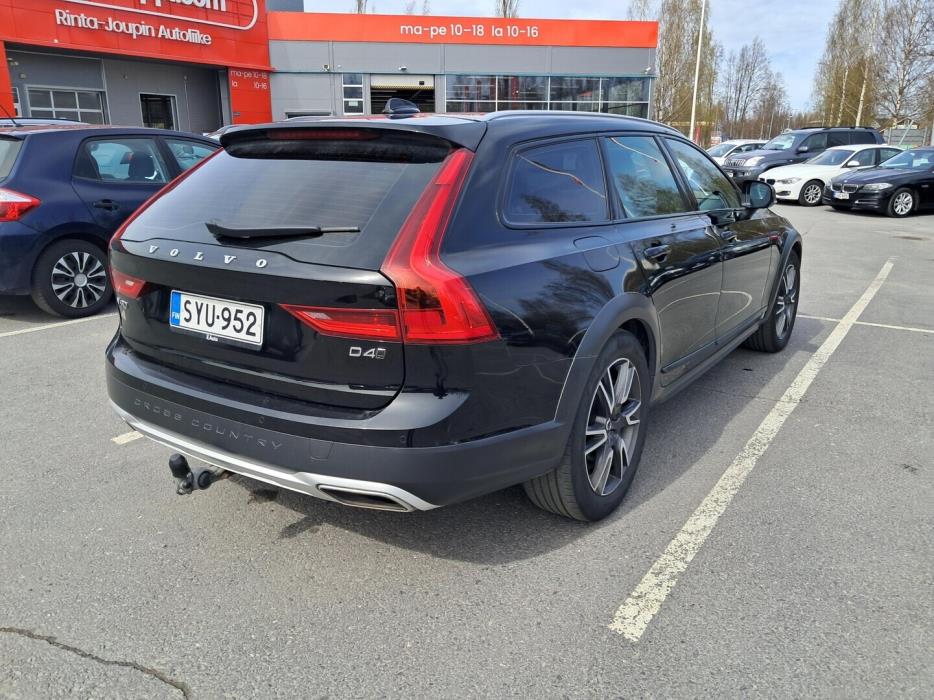 VOLVO V90 Cross Country 2017
