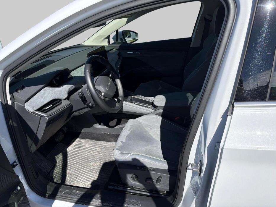 SKODA Enyaq 2025