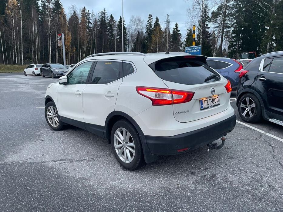 NISSAN Qashqai 2015