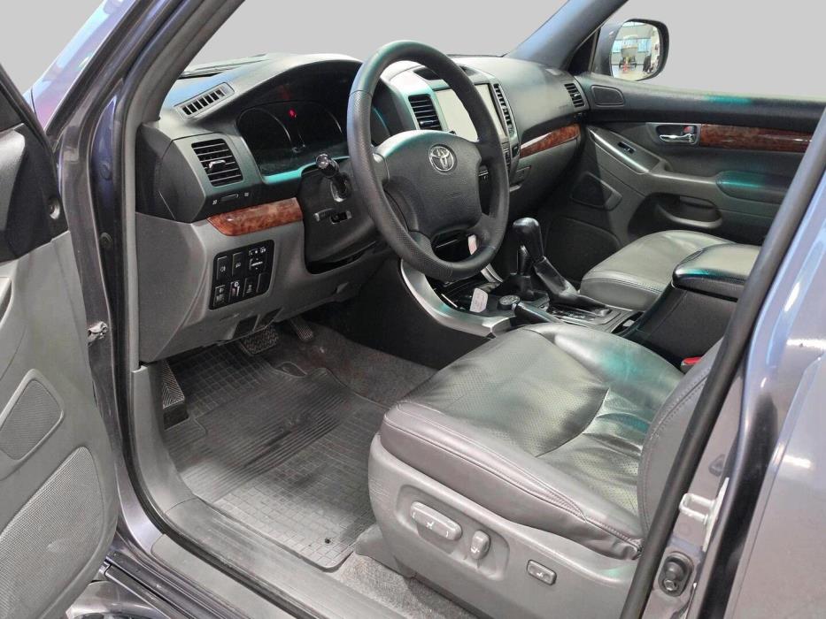 TOYOTA Land Cruiser 2004