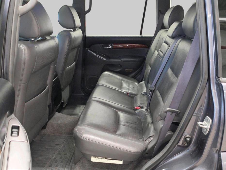 TOYOTA Land Cruiser 2004