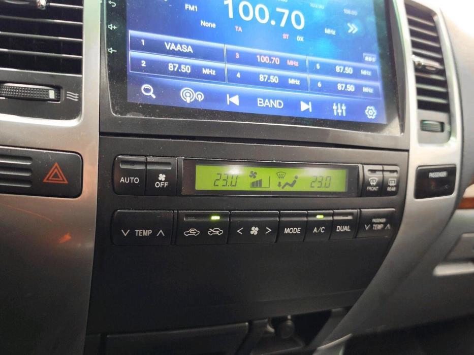 TOYOTA Land Cruiser 2004