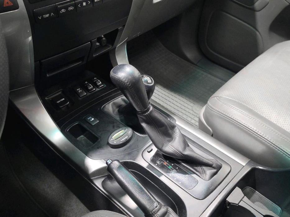 TOYOTA Land Cruiser 2004