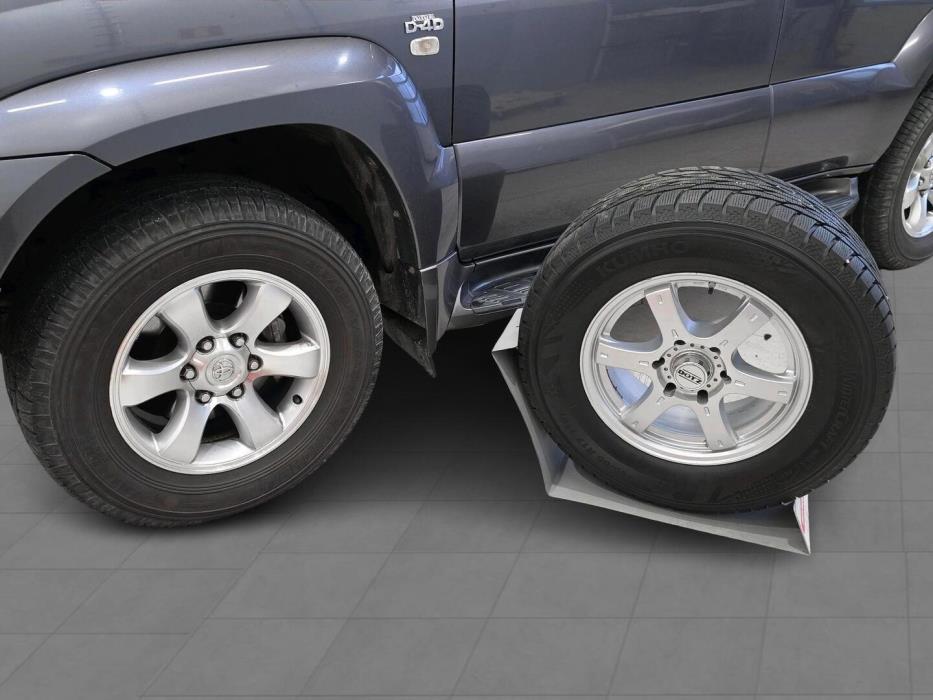 TOYOTA Land Cruiser 2004