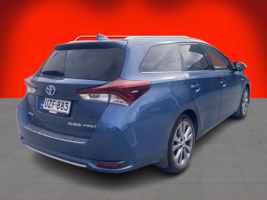 TOYOTA Auris 2015