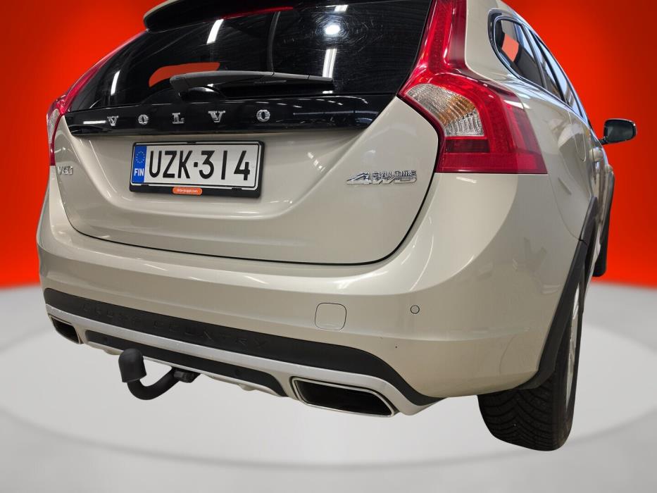 VOLVO V60 Cross Country 2016