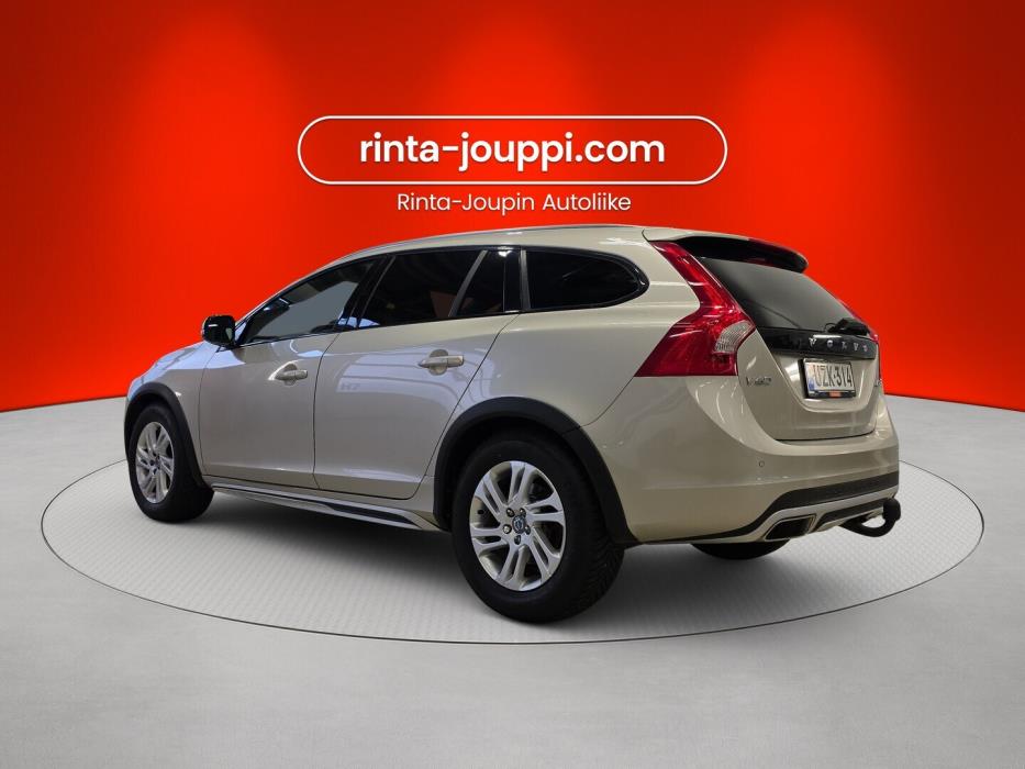 VOLVO V60 Cross Country 2016