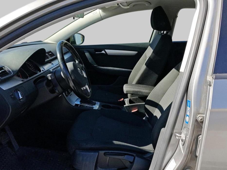 VOLKSWAGEN Passat 2013
