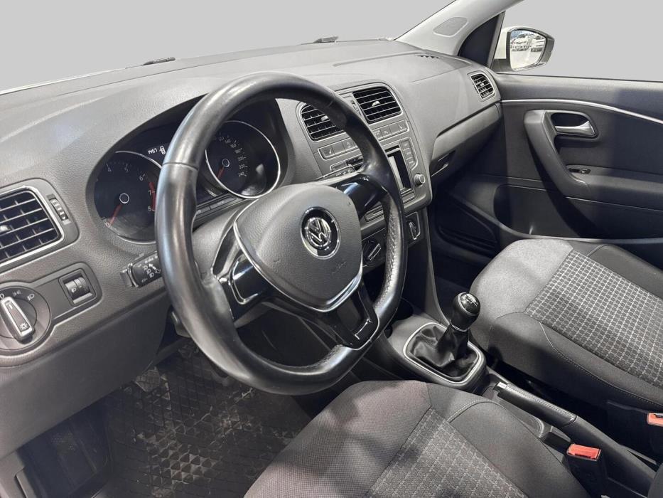 VOLKSWAGEN Polo 2017
