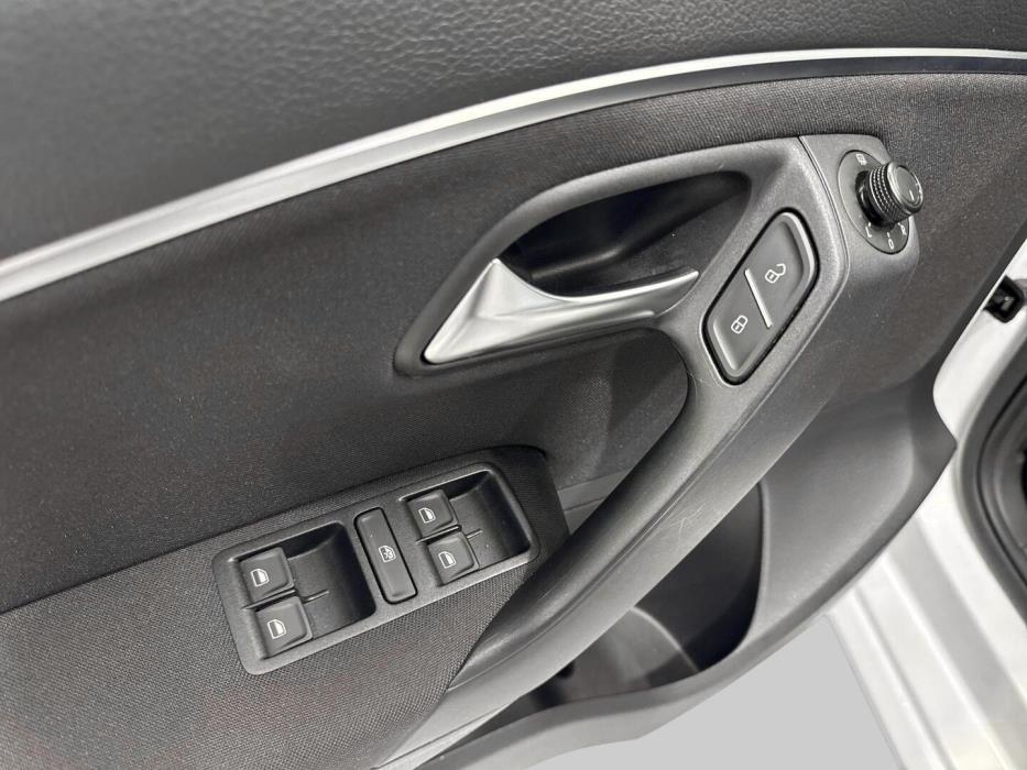 VOLKSWAGEN Polo 2017