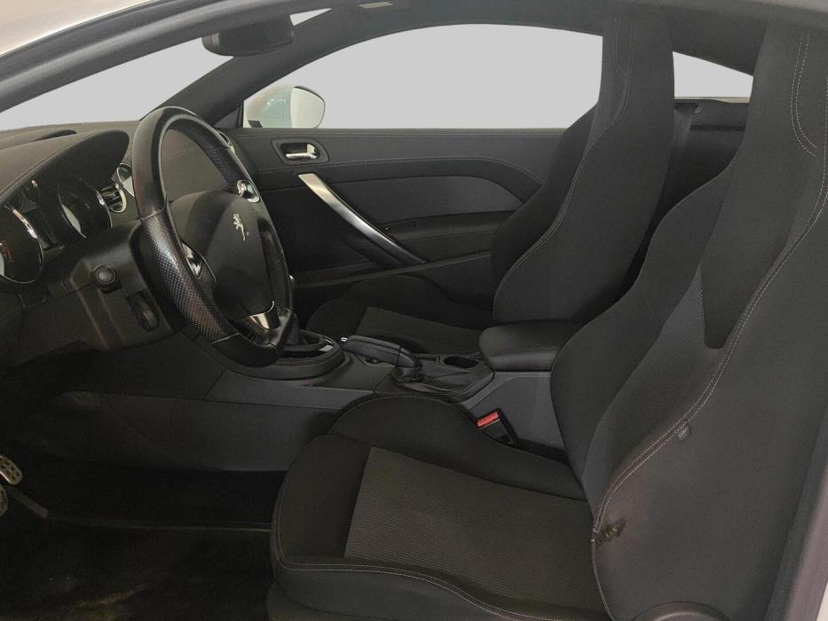 PEUGEOT RCZ 2013