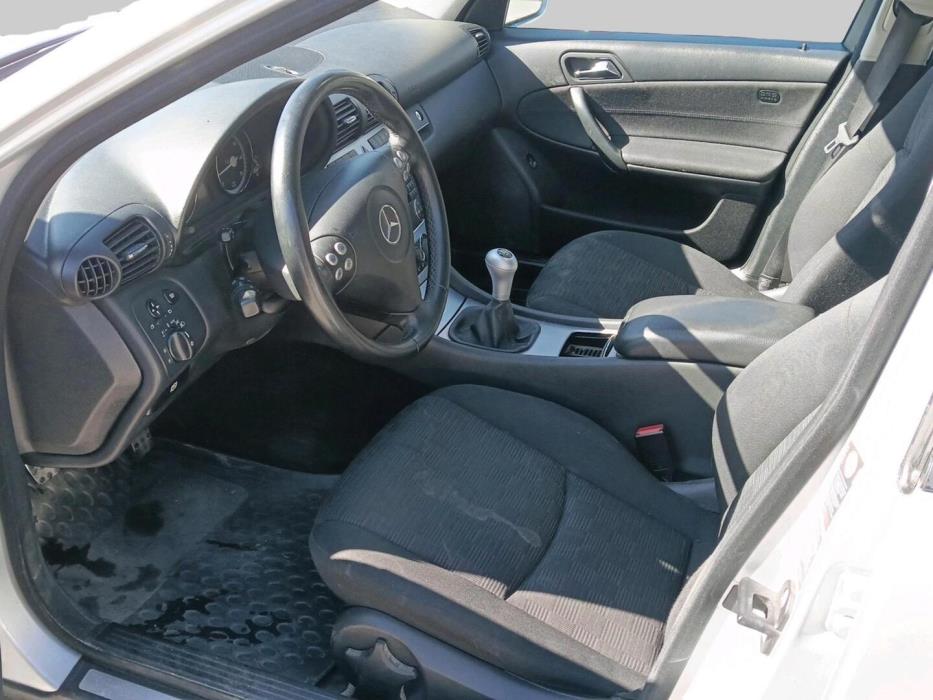 MERCEDES-BENZ C 2005
