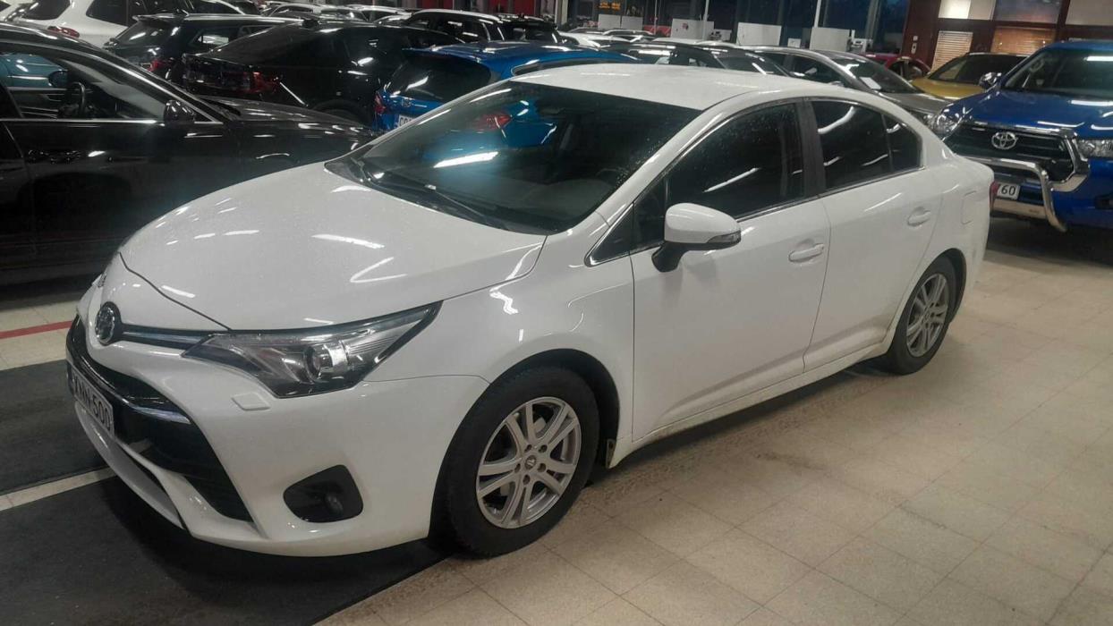 TOYOTA Avensis 2015