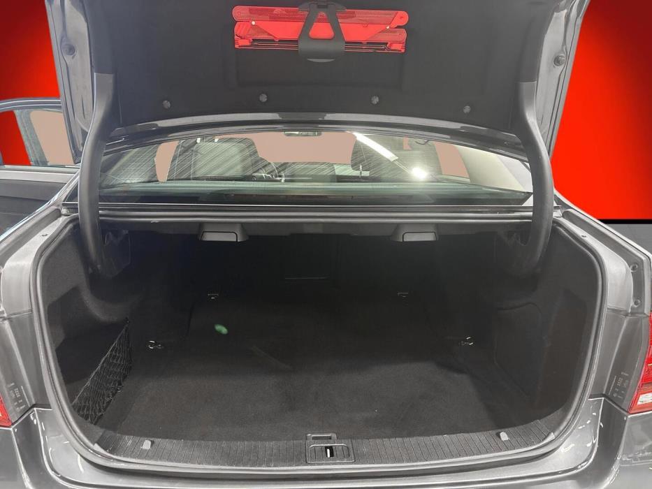 MERCEDES-BENZ E 2015