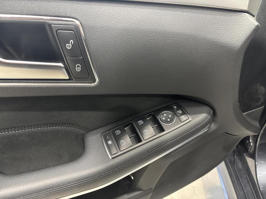 MERCEDES-BENZ E 2015
