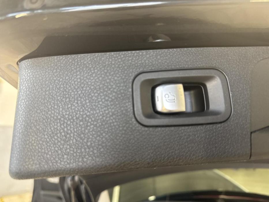 MERCEDES-BENZ E 2018