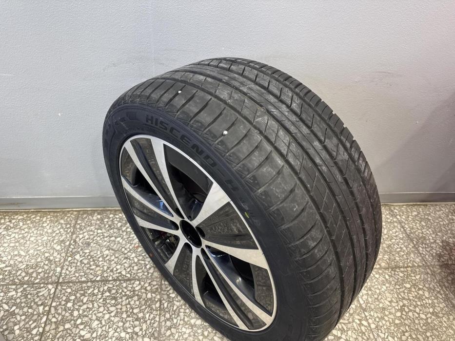 MERCEDES-BENZ E 2019
