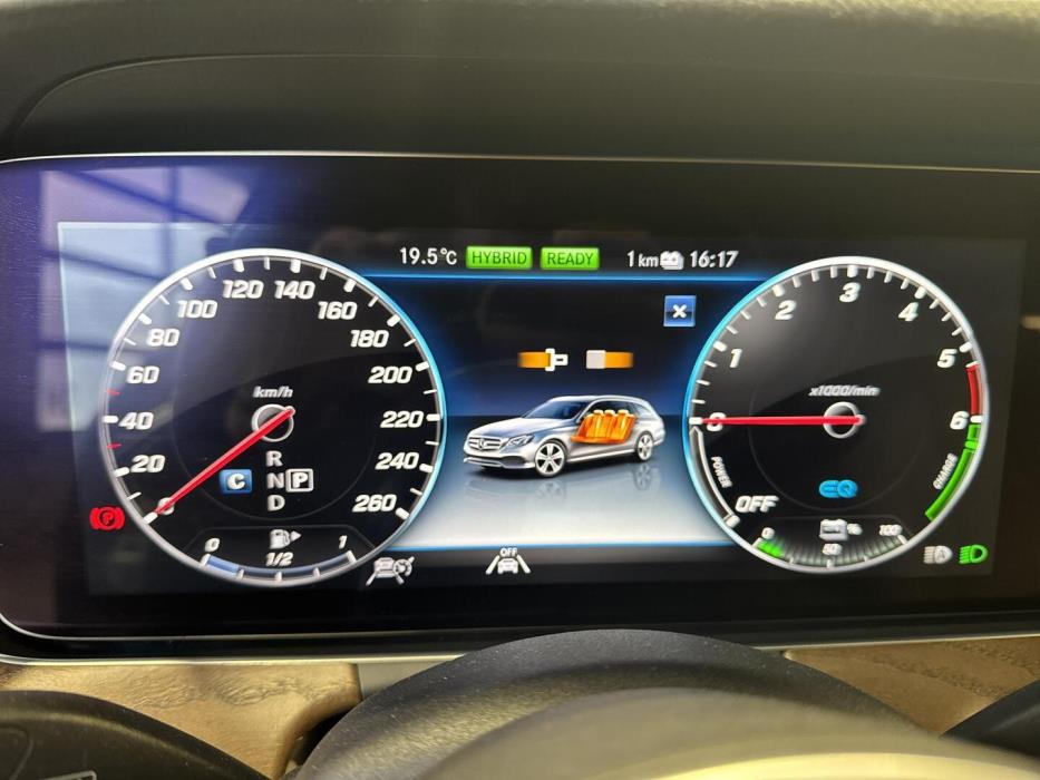 MERCEDES-BENZ E 2019
