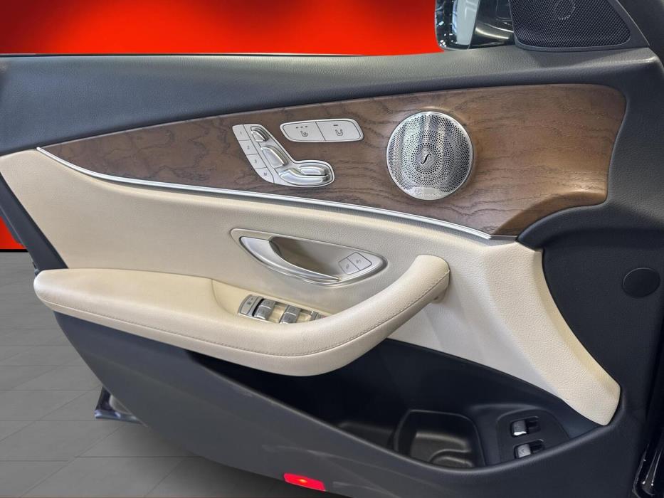 MERCEDES-BENZ E 2019