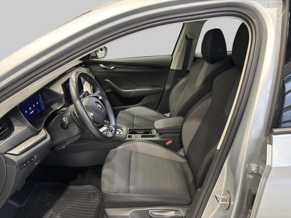 SKODA OCTAVIA 2024