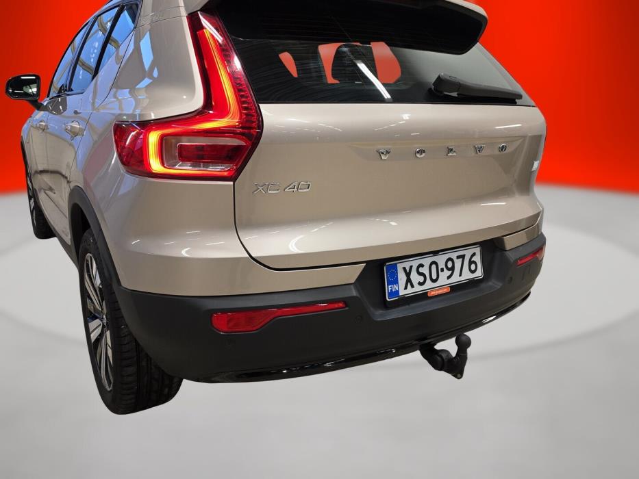 VOLVO XC40 2024