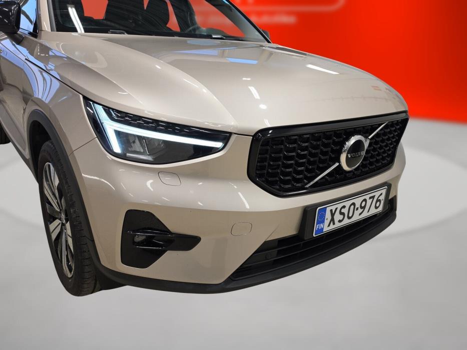 VOLVO XC40 2024
