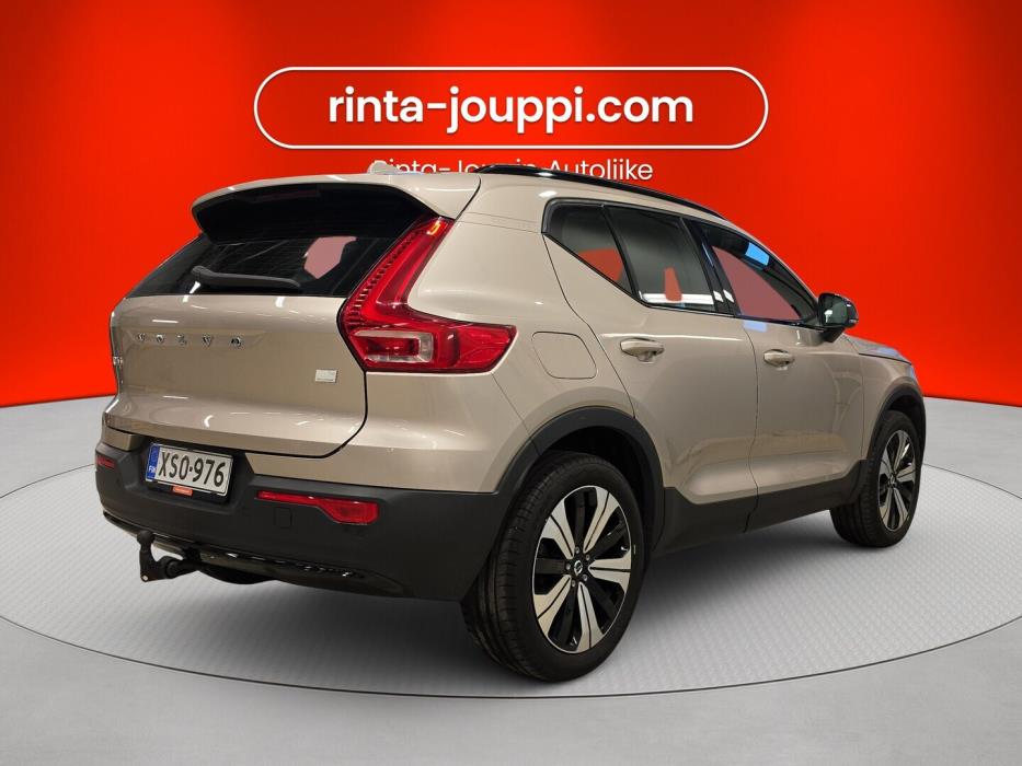 VOLVO XC40 2024