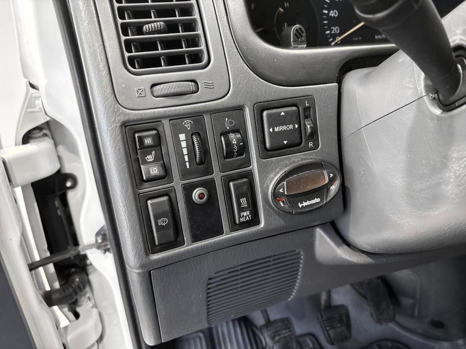 TOYOTA Hiace 2008