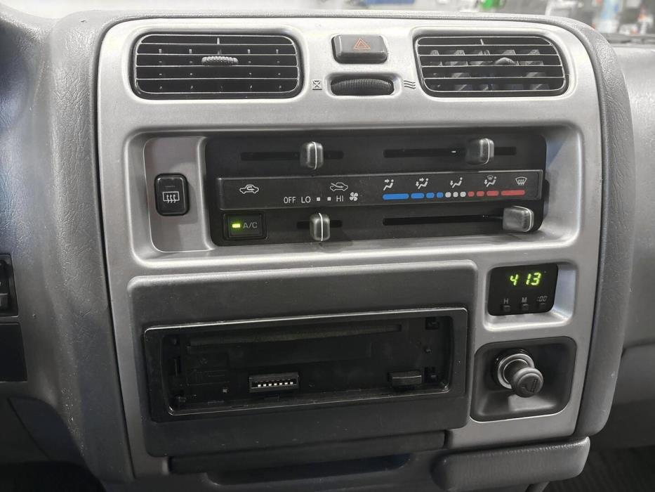 TOYOTA Hiace 2008