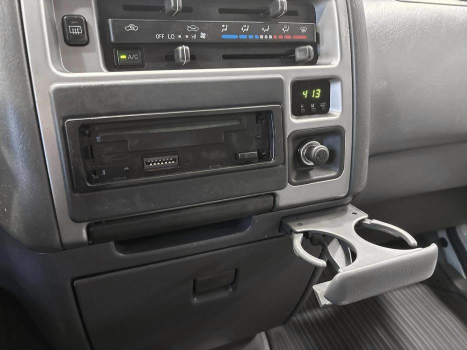 TOYOTA Hiace 2008