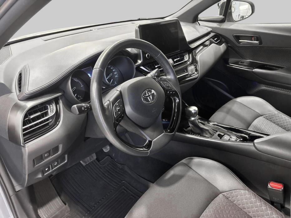 TOYOTA C-HR 2023