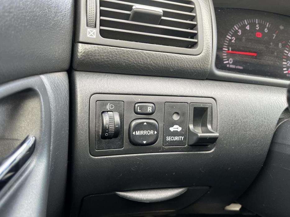TOYOTA Corolla 2005