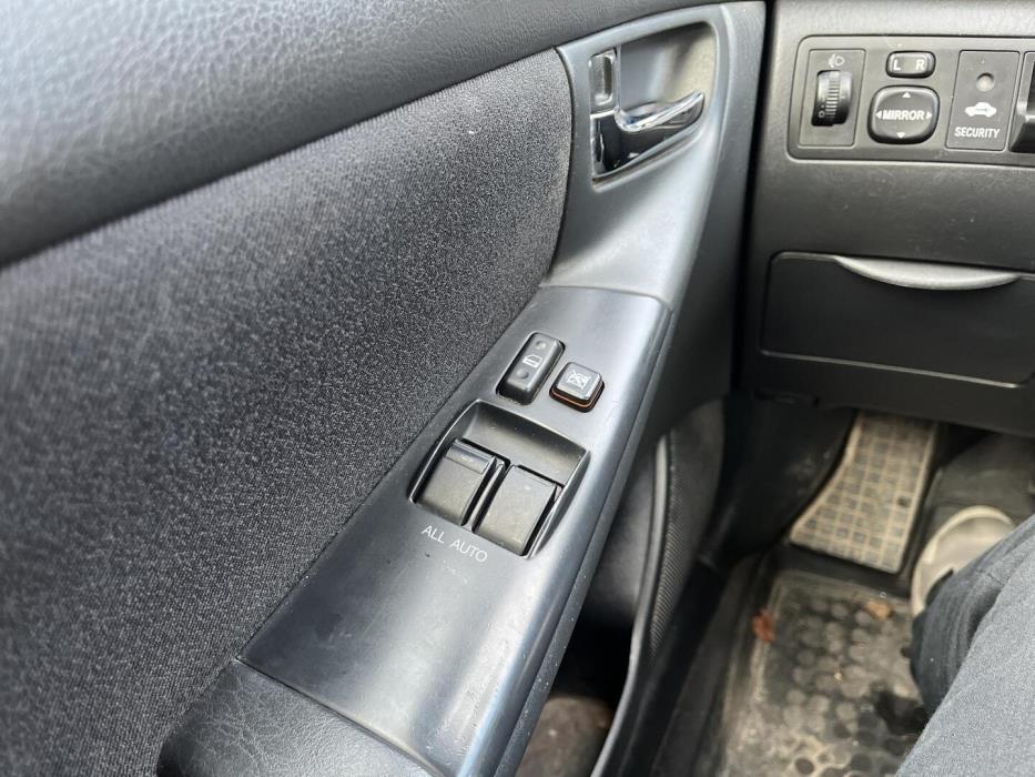 TOYOTA Corolla 2005