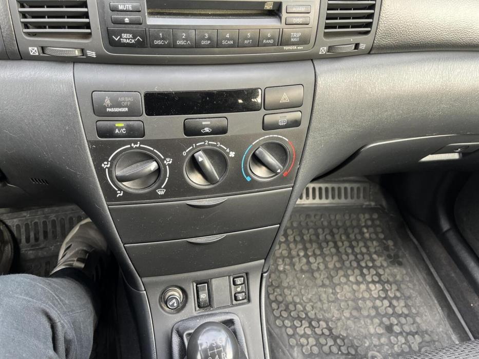 TOYOTA Corolla 2005