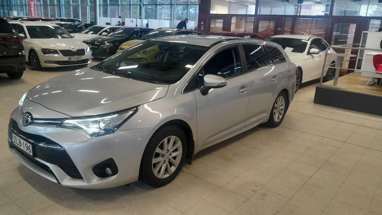 TOYOTA AVENSIS 2016