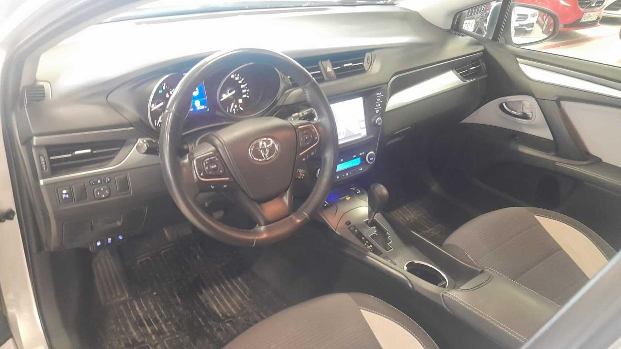TOYOTA AVENSIS 2016