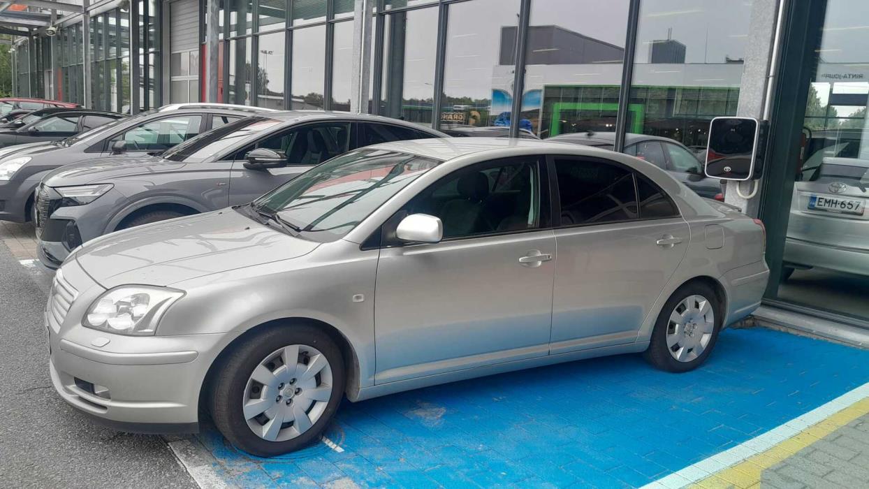 TOYOTA Avensis 2004
