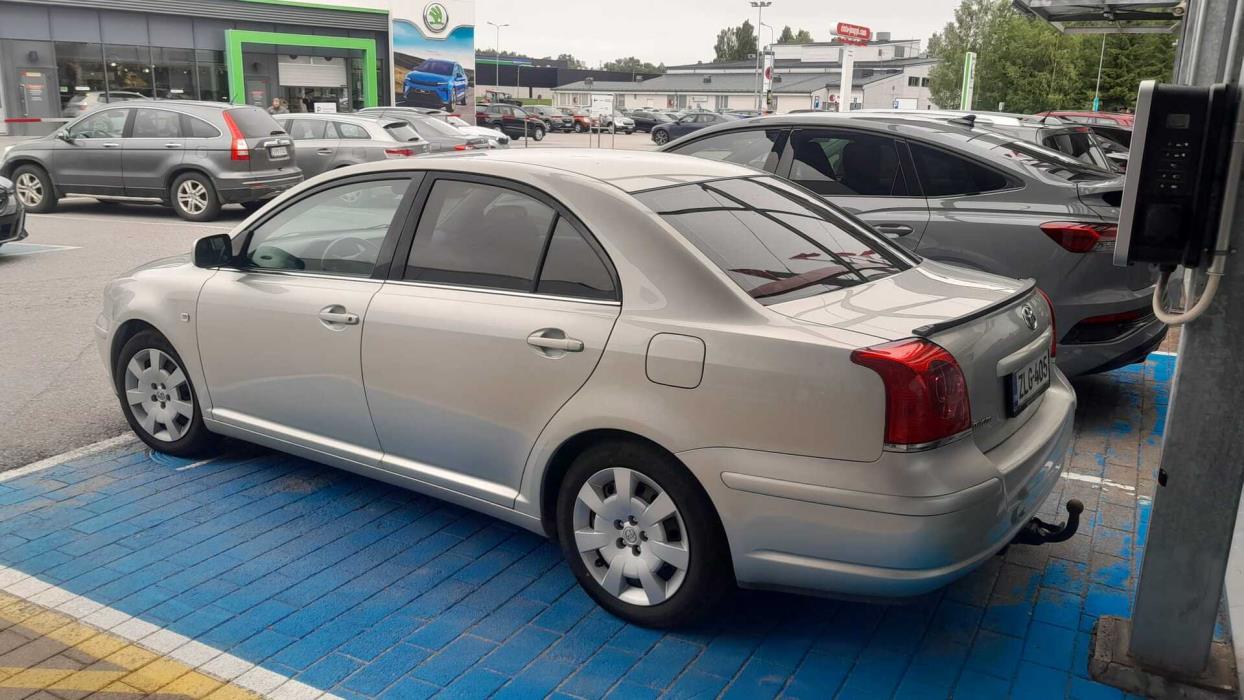 TOYOTA Avensis 2004
