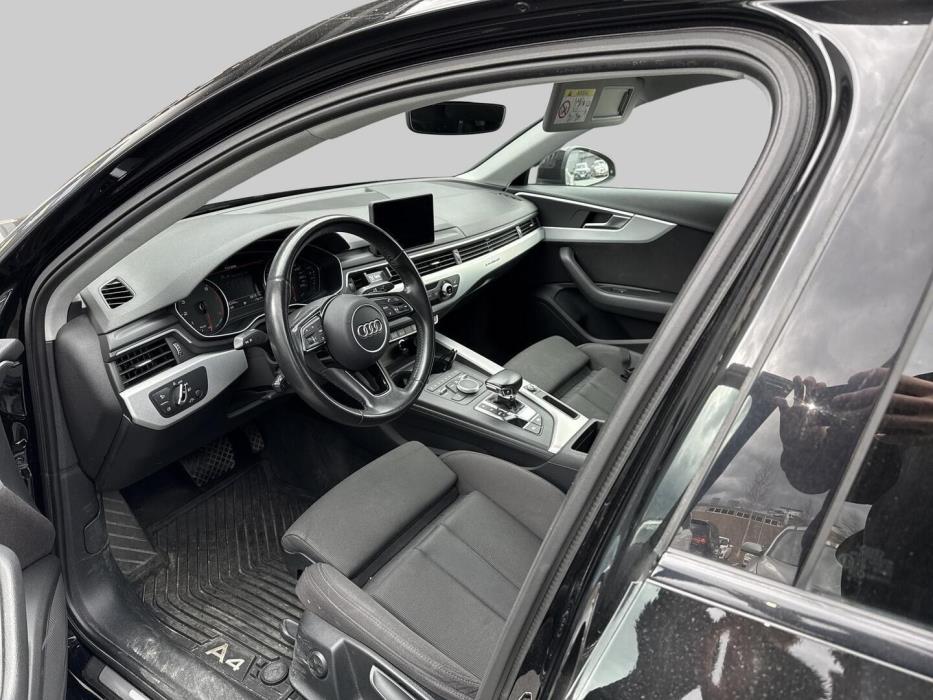 AUDI A4 2016