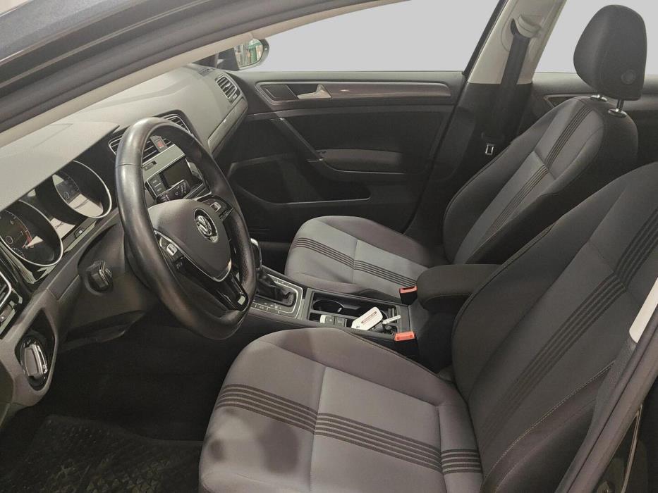 VOLKSWAGEN Golf 2017