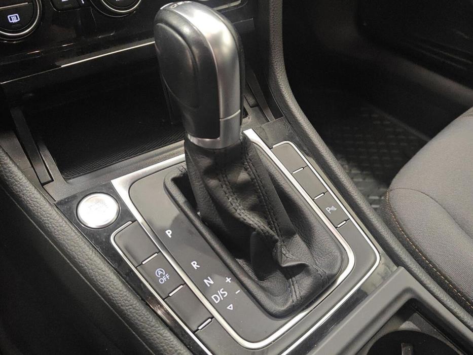 VOLKSWAGEN Golf 2017