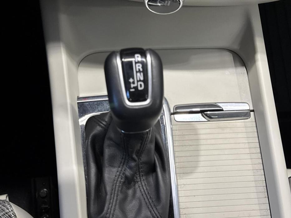 VOLVO V60 2020