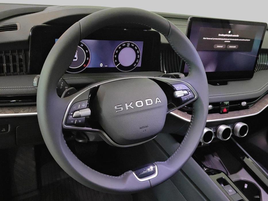 SKODA Superb 2025