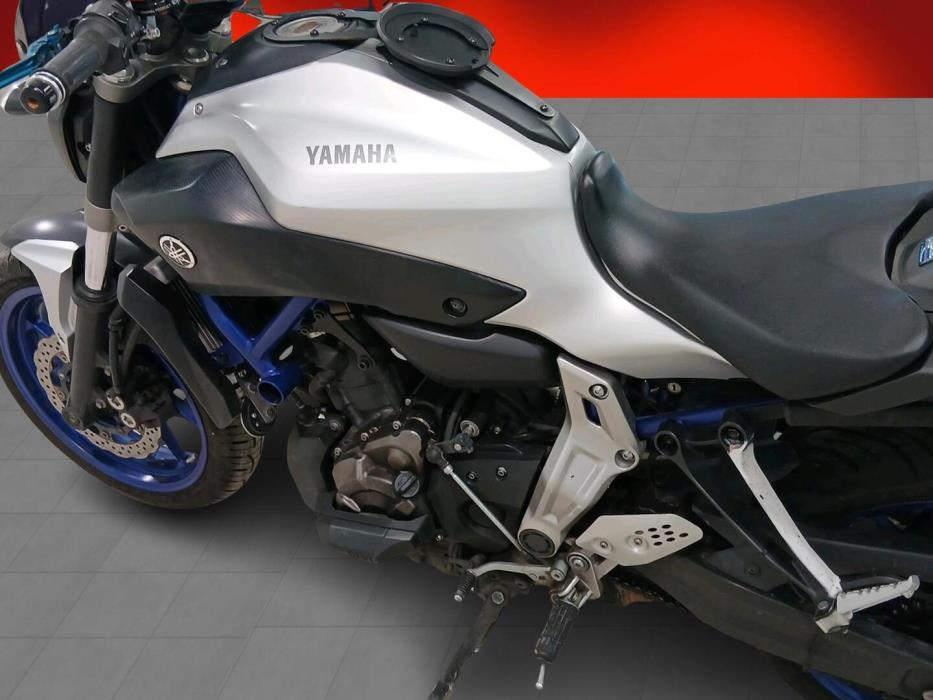 YAMAHA MT-07 2016